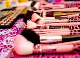 Naturalny olejek do końcówek włosów DIY