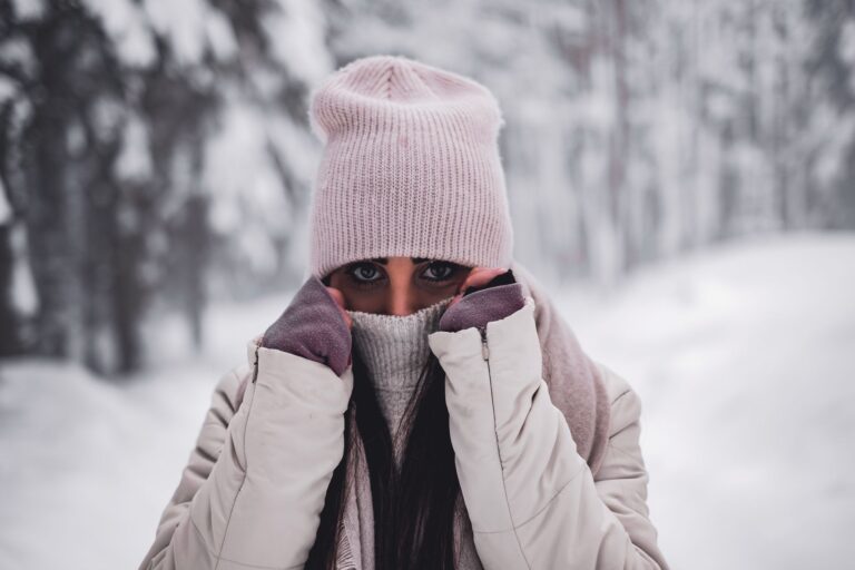 Dermokosmetyki na zimę – jak zabezpieczyć cerę naczynkową przed mrozem i nagłą zmianą temperatur?